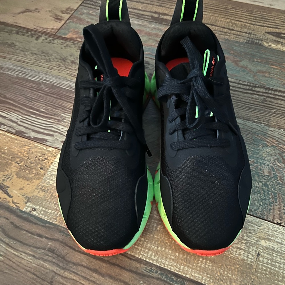Boys Reebok Running Shoes - Picture 2 of 5